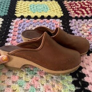 Vintage Dover Sole brown leather clogs